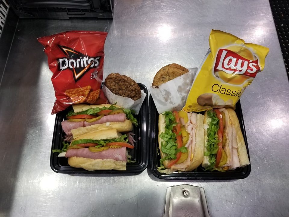 Box-Lunch-Ginos-Deli